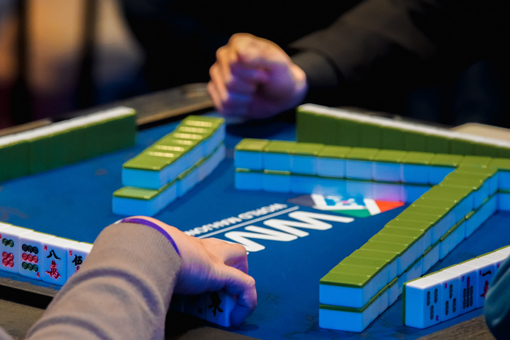 Executing Bluffing Strategies for Competitive Play